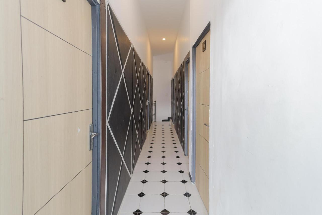 Reddoorz Near Mayapada Hospital Surabaya Exterior photo
