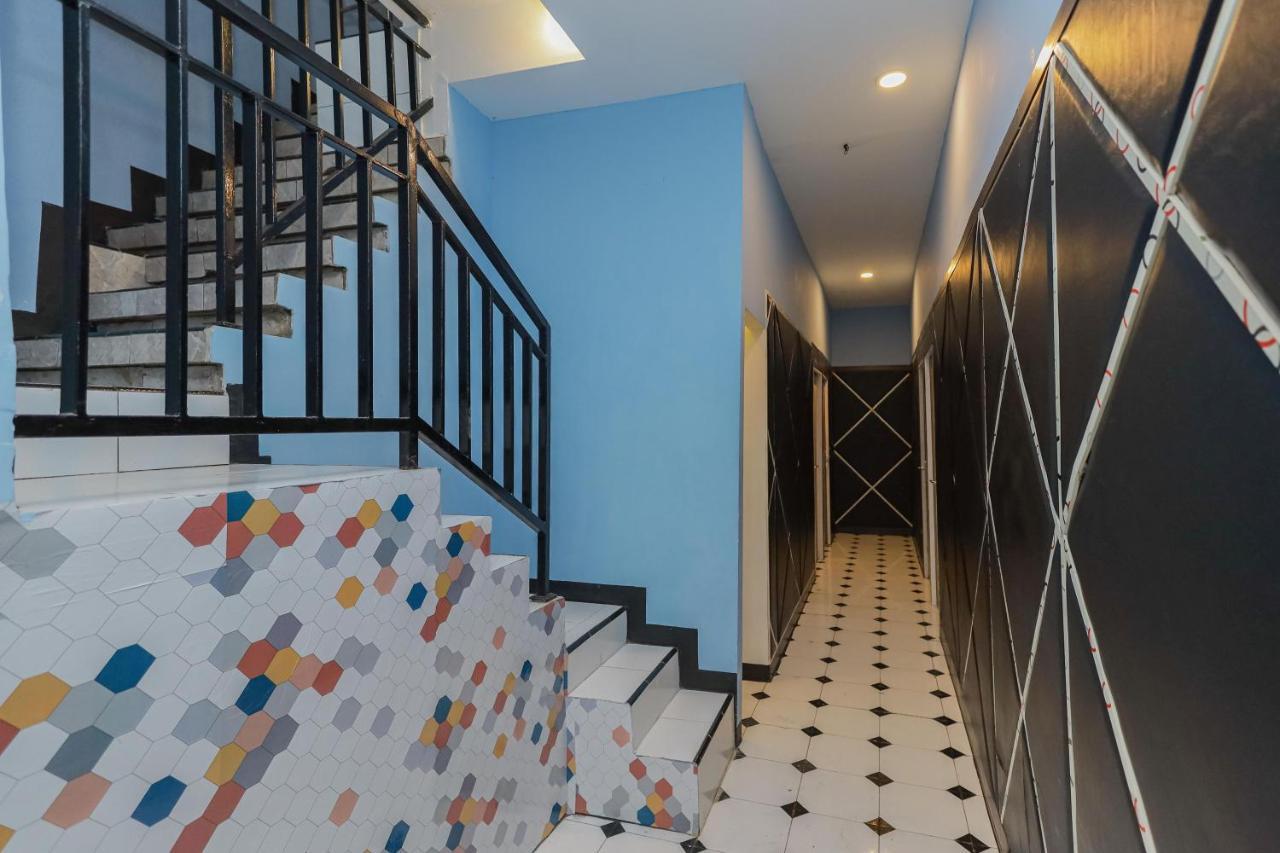 Reddoorz Near Mayapada Hospital Surabaya Exterior photo