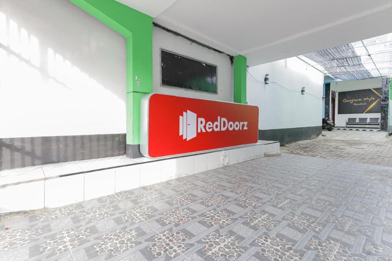Reddoorz Near Mayapada Hospital Surabaya Exterior photo